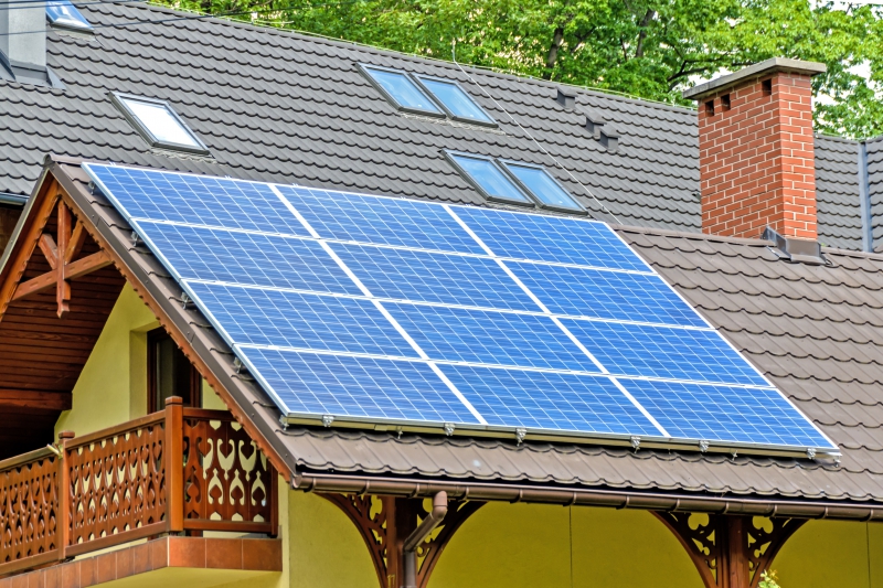 chauffagiste-CIPIERES-min_solar-panels-1477987